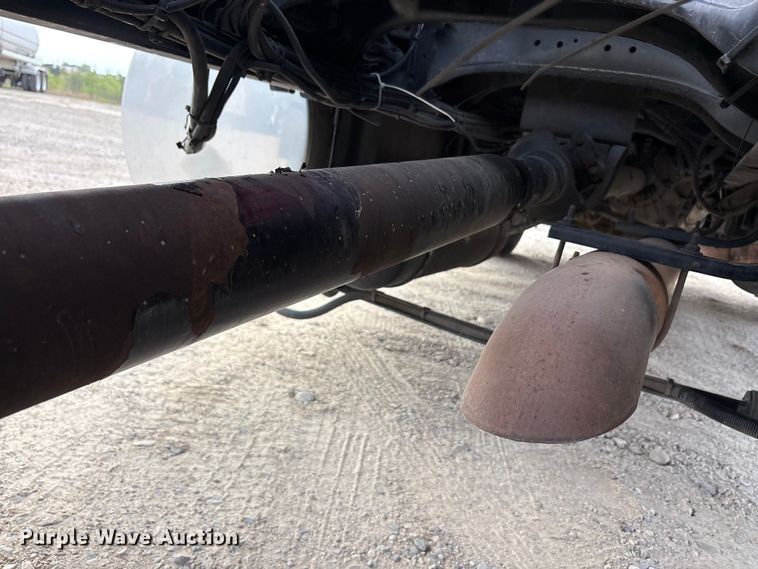 image for item EU0454 2020 Kenworth T680 semi truck