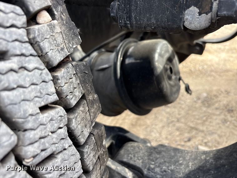 image for item EU0454 2020 Kenworth T680 semi truck