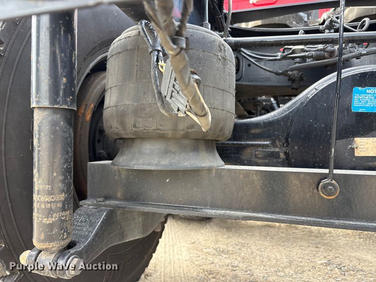 image for item EU0454 2020 Kenworth T680 semi truck