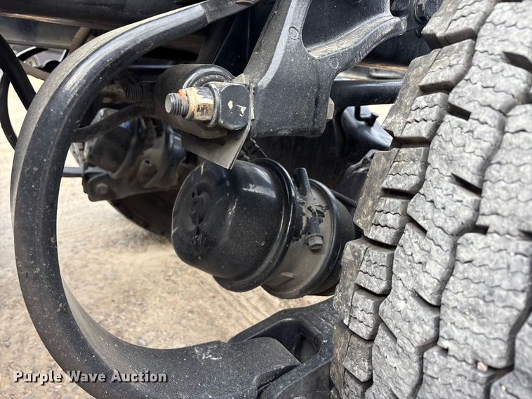 image for item EU0454 2020 Kenworth T680 semi truck