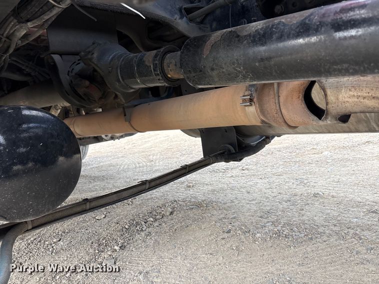 image for item EU0454 2020 Kenworth T680 semi truck