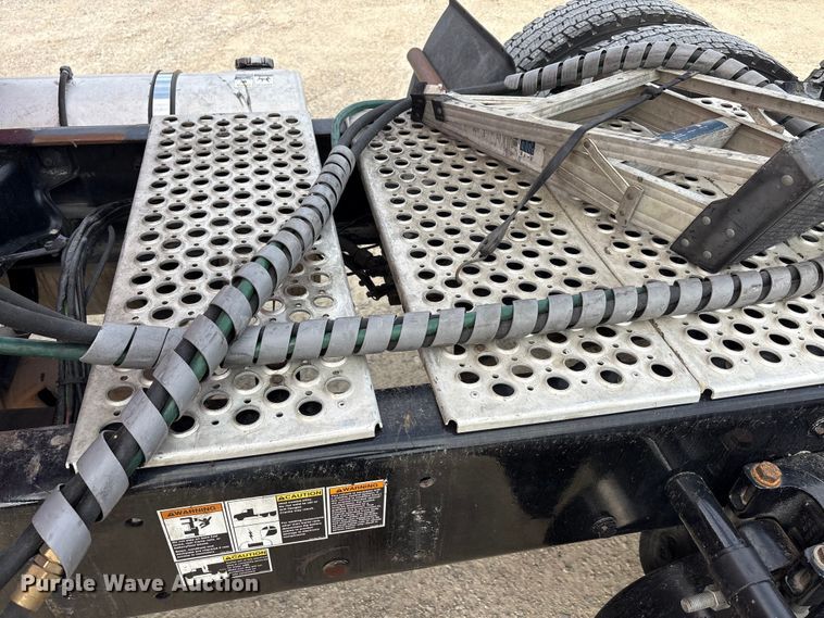 image for item EU0454 2020 Kenworth T680 semi truck