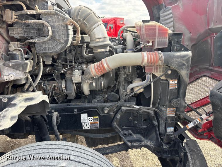 image for item EU0454 2020 Kenworth T680 semi truck