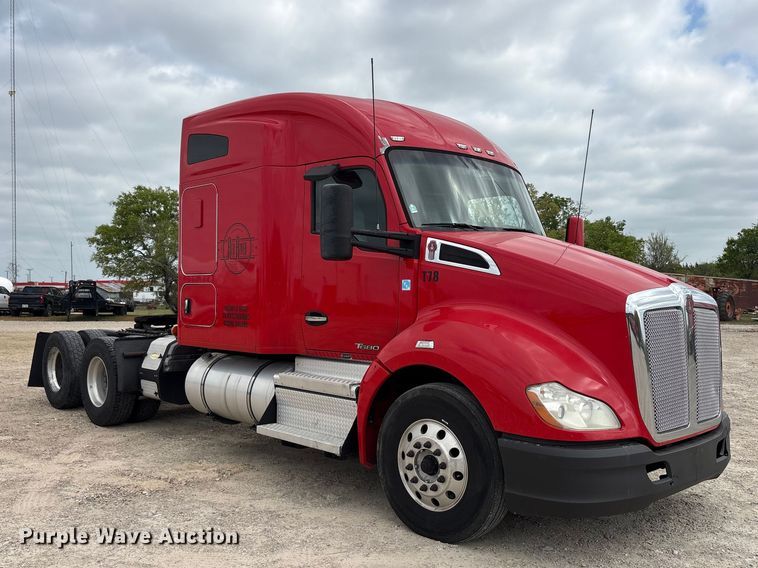 image for item EU0455 2018 Kenworth T680 semi truck