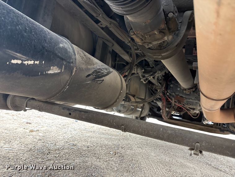 image for item EU0455 2018 Kenworth T680 semi truck