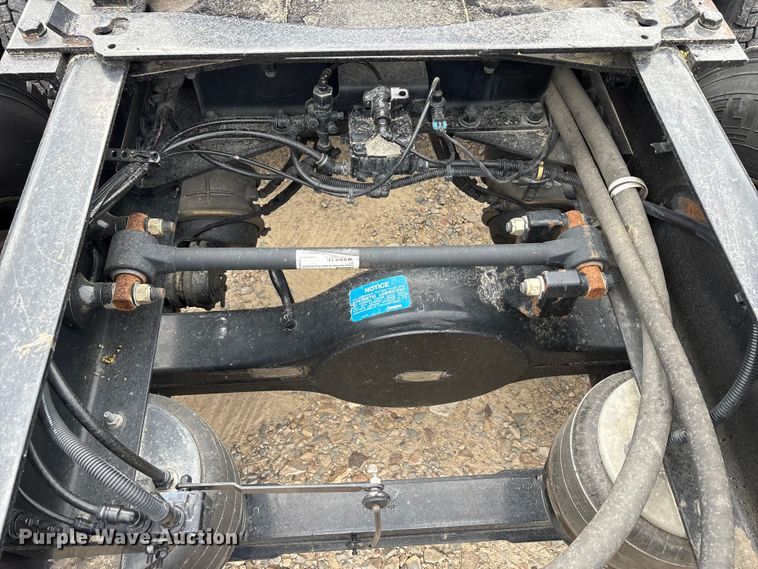 image for item EU0455 2018 Kenworth T680 semi truck