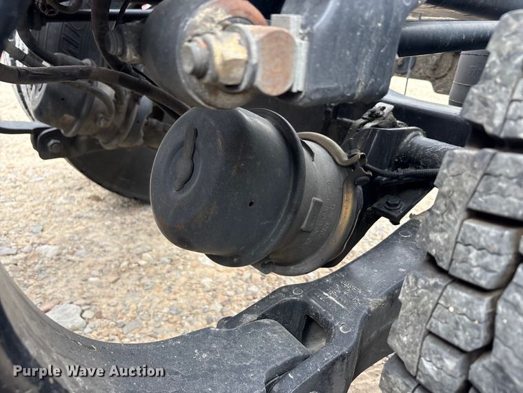 image for item EU0455 2018 Kenworth T680 semi truck