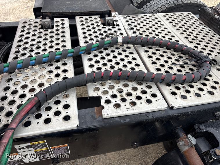 image for item EU0455 2018 Kenworth T680 semi truck