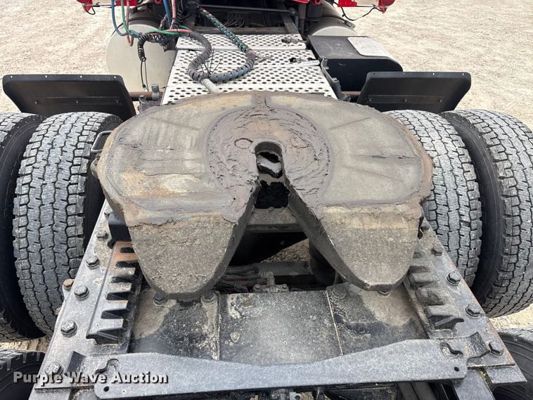 image for item EU0455 2018 Kenworth T680 semi truck