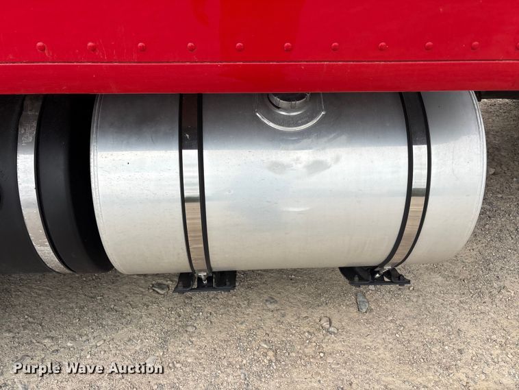 image for item EU0455 2018 Kenworth T680 semi truck