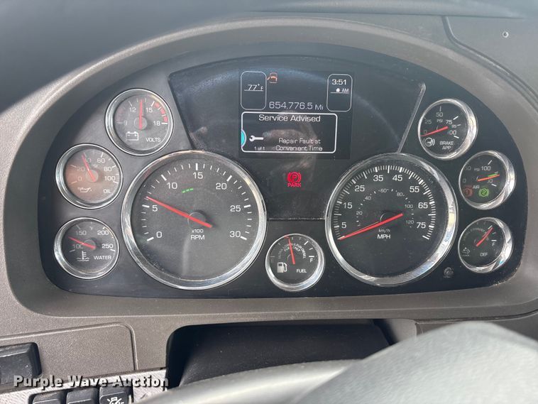 image for item EU0455 2018 Kenworth T680 semi truck