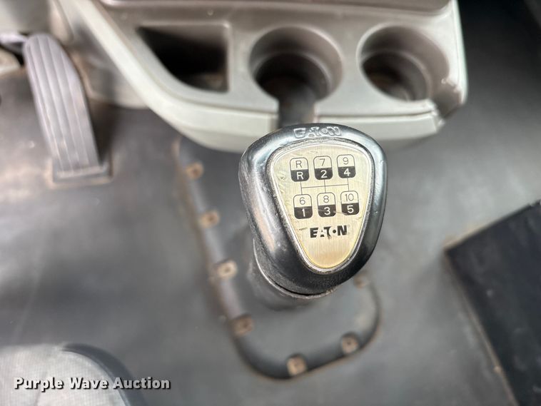 image for item EU0455 2018 Kenworth T680 semi truck