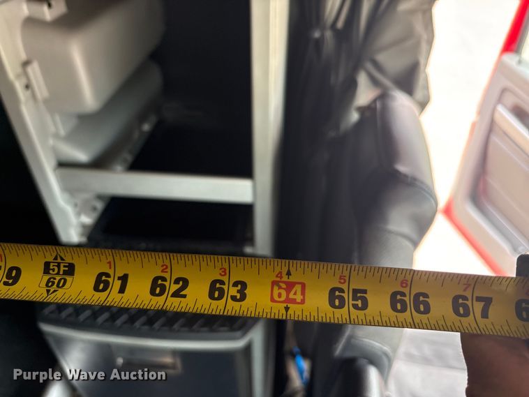 image for item EU0455 2018 Kenworth T680 semi truck