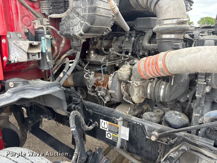 image for item EU0455 2018 Kenworth T680 semi truck