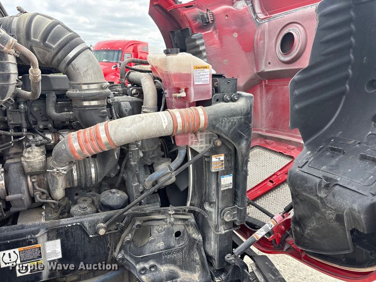 image for item EU0455 2018 Kenworth T680 semi truck