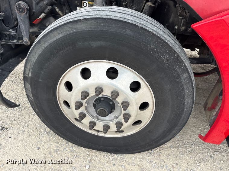 image for item EU0455 2018 Kenworth T680 semi truck