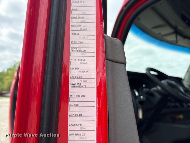 image for item EU0455 2018 Kenworth T680 semi truck