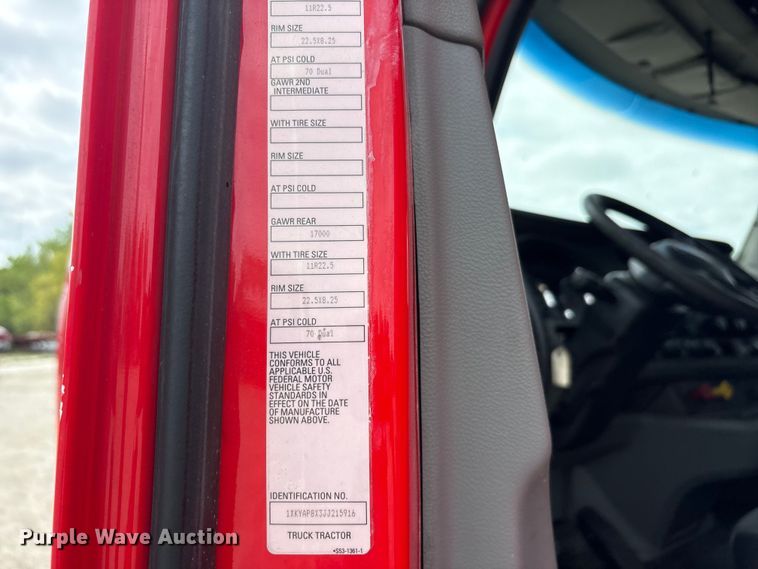 image for item EU0455 2018 Kenworth T680 semi truck