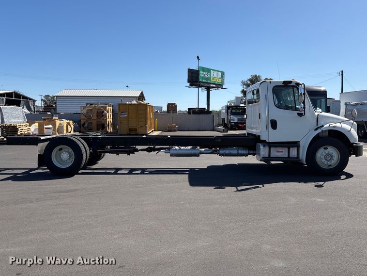 image for item EU8630 2014 Freightliner Business Class M2 truck cab and chassis