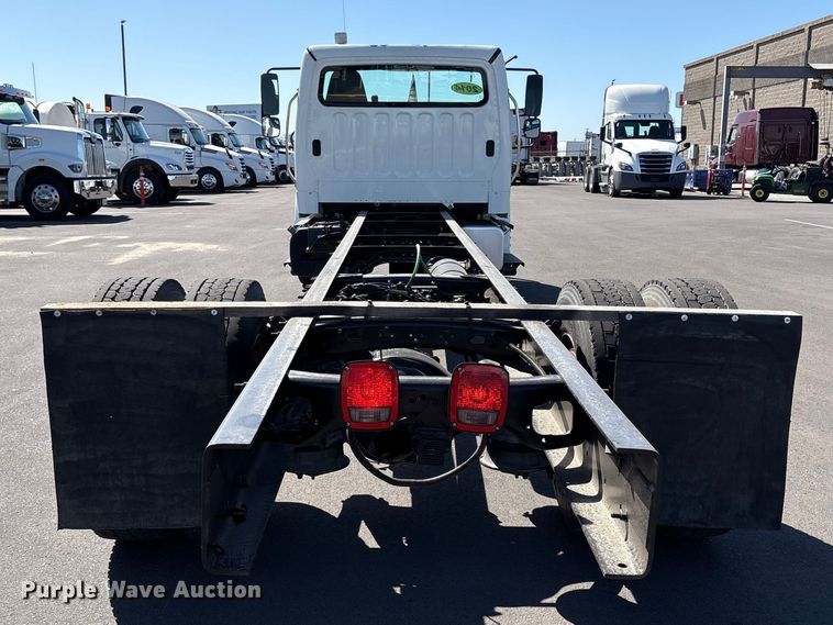 image for item EU8630 2014 Freightliner Business Class M2 truck cab and chassis