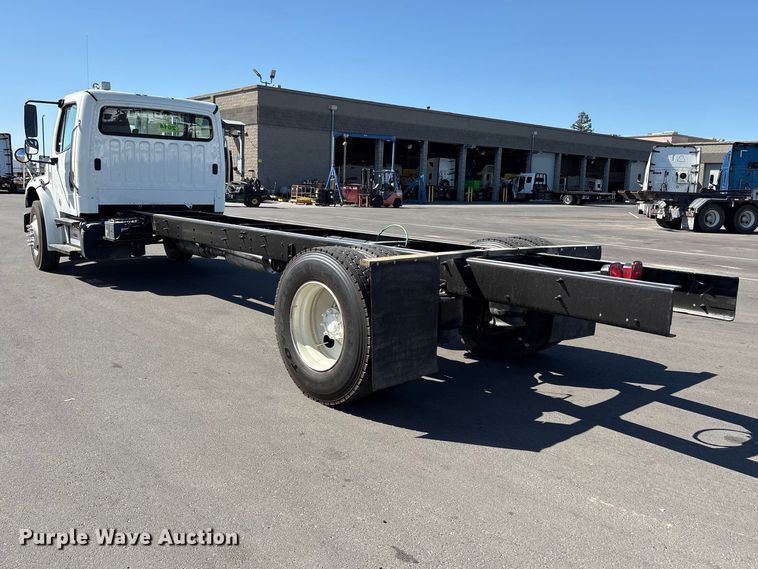 image for item EU8630 2014 Freightliner Business Class M2 truck cab and chassis