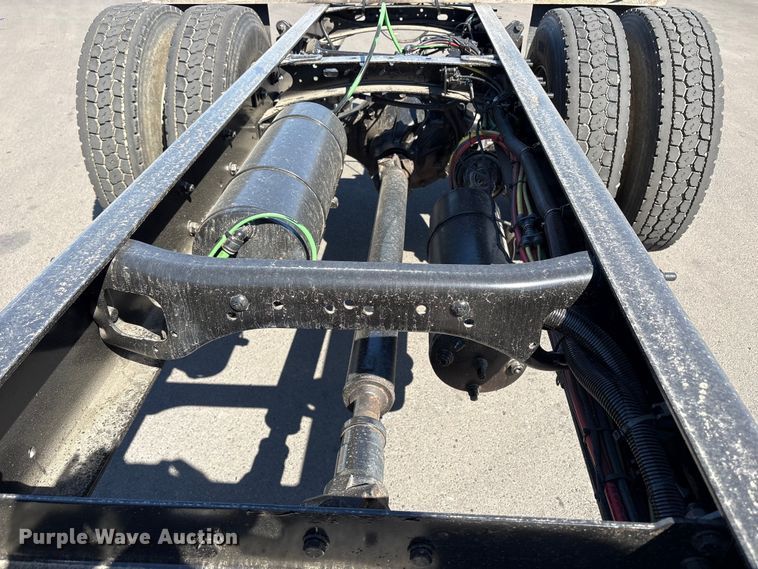 image for item EU8630 2014 Freightliner Business Class M2 truck cab and chassis