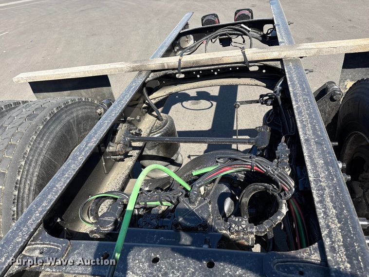 image for item EU8630 2014 Freightliner Business Class M2 truck cab and chassis