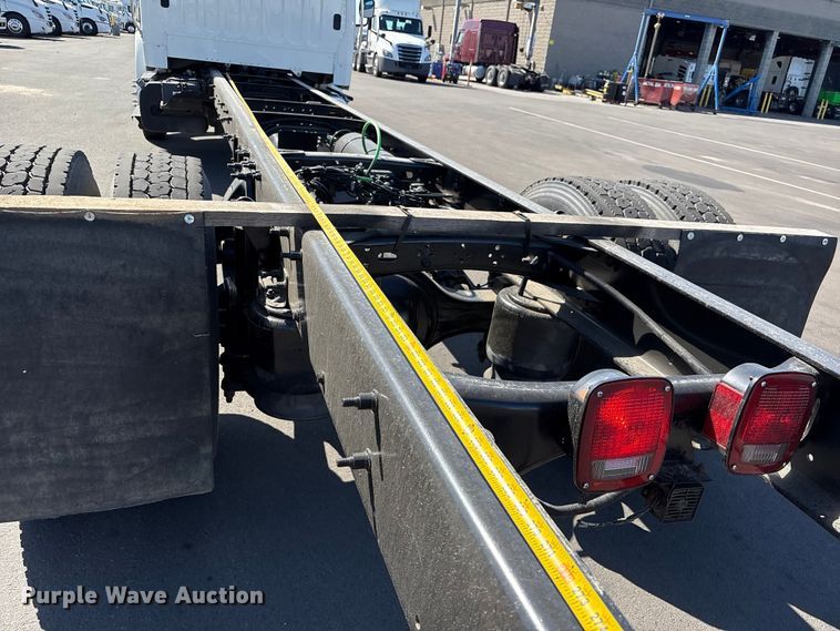 image for item EU8630 2014 Freightliner Business Class M2 truck cab and chassis