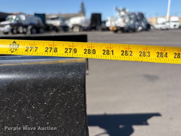 image for item EU8630 2014 Freightliner Business Class M2 truck cab and chassis