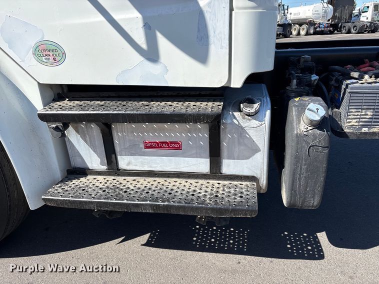 image for item EU8630 2014 Freightliner Business Class M2 truck cab and chassis