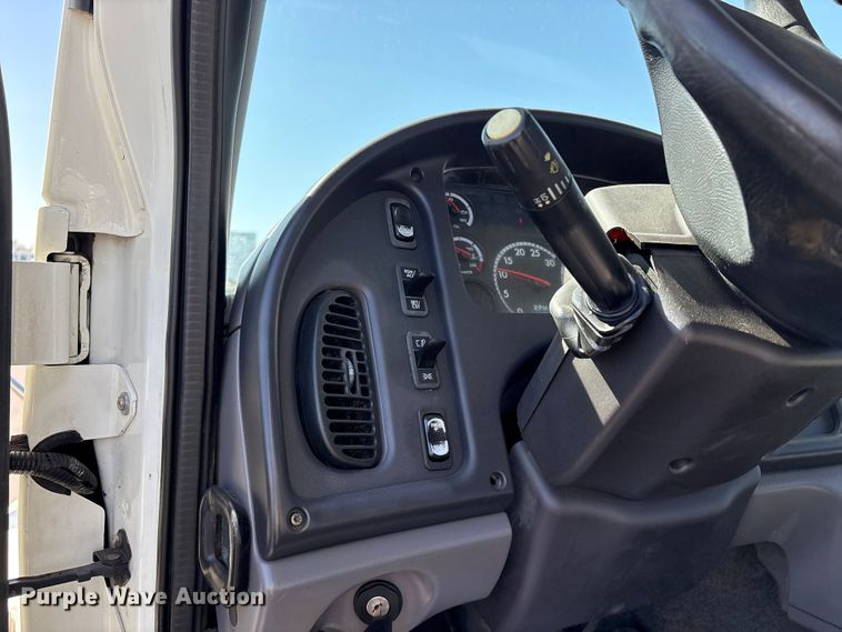 image for item EU8630 2014 Freightliner Business Class M2 truck cab and chassis