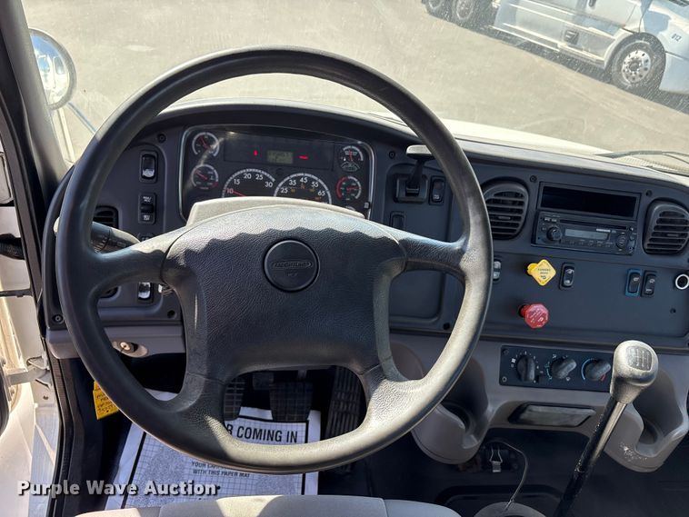 image for item EU8630 2014 Freightliner Business Class M2 truck cab and chassis