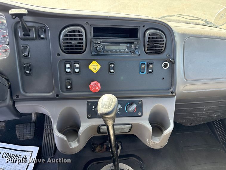 image for item EU8630 2014 Freightliner Business Class M2 truck cab and chassis