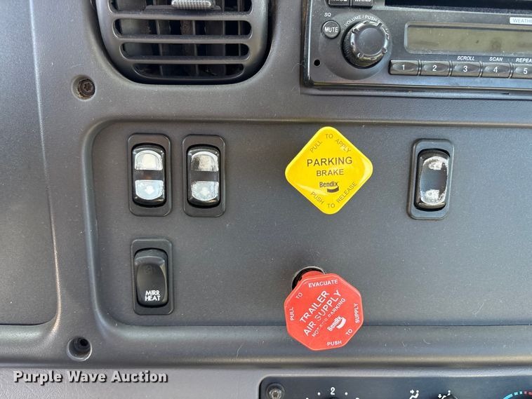 image for item EU8630 2014 Freightliner Business Class M2 truck cab and chassis