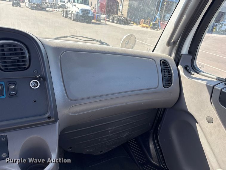 image for item EU8630 2014 Freightliner Business Class M2 truck cab and chassis