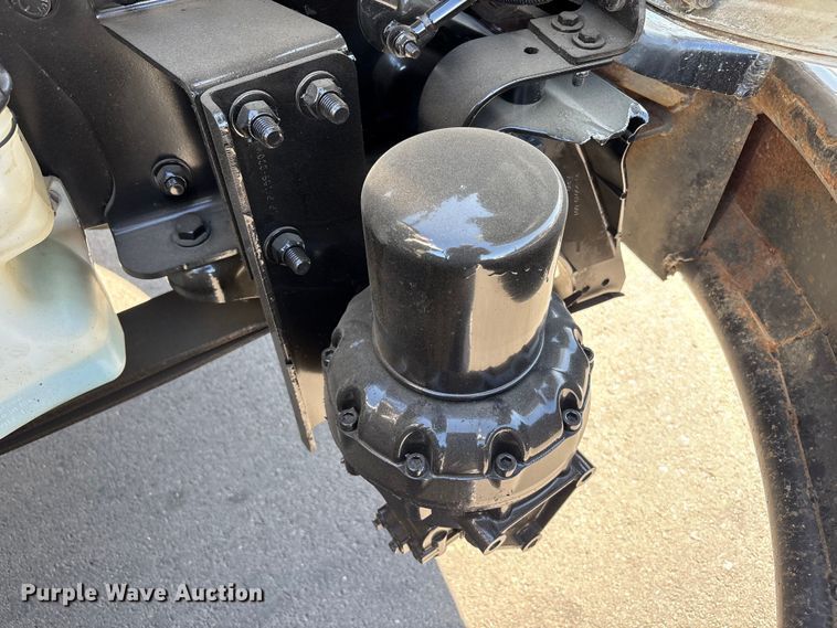 image for item EU8630 2014 Freightliner Business Class M2 truck cab and chassis