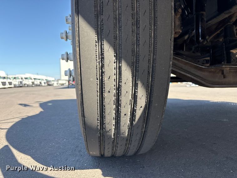 image for item EU8630 2014 Freightliner Business Class M2 truck cab and chassis