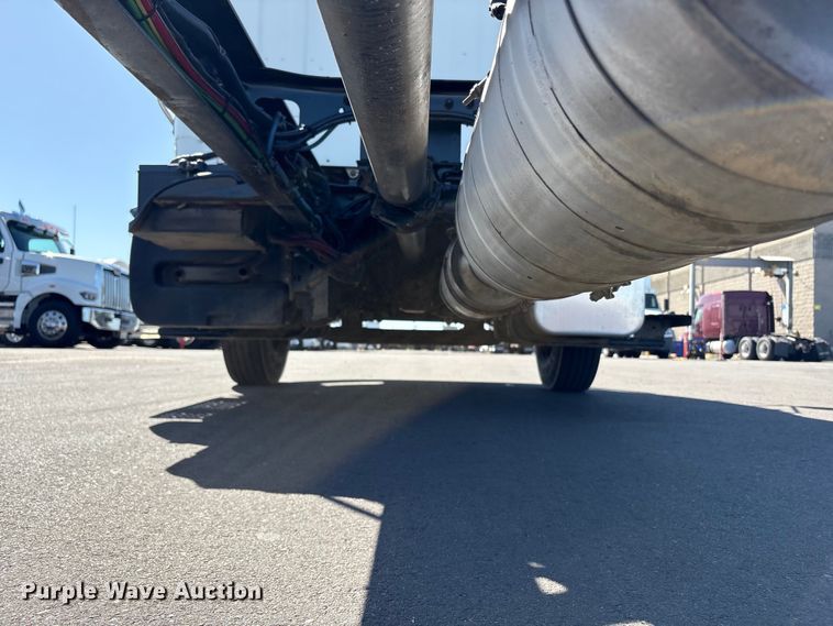 image for item EU8630 2014 Freightliner Business Class M2 truck cab and chassis