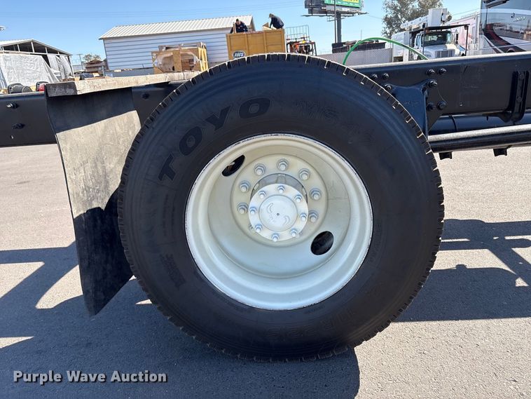 image for item EU8630 2014 Freightliner Business Class M2 truck cab and chassis