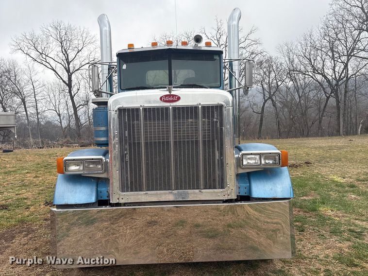 image for item EV2787 1990 Peterbilt 378 semi truck