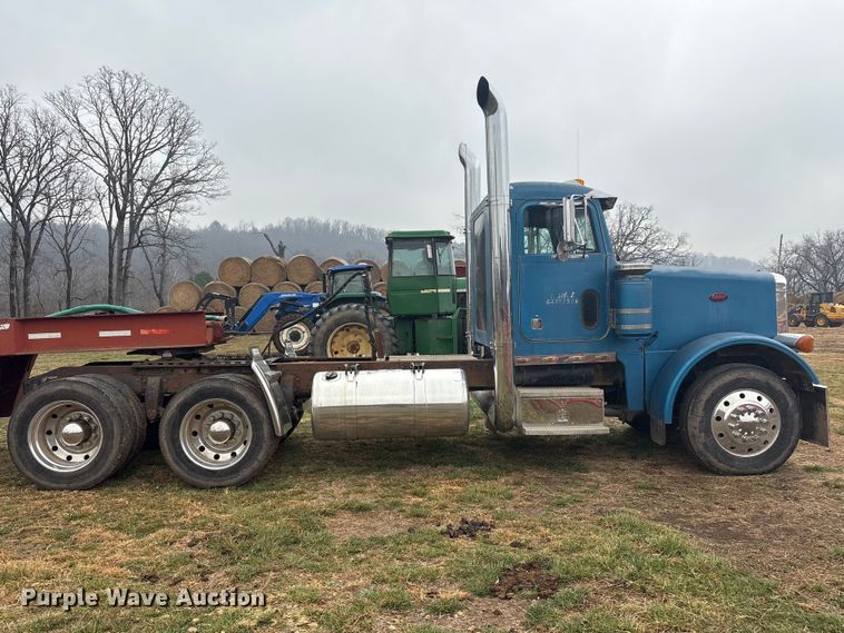 image for item EV2787 1990 Peterbilt 378 semi truck