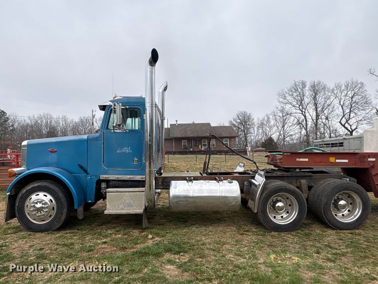 image for item EV2787 1990 Peterbilt 378 semi truck