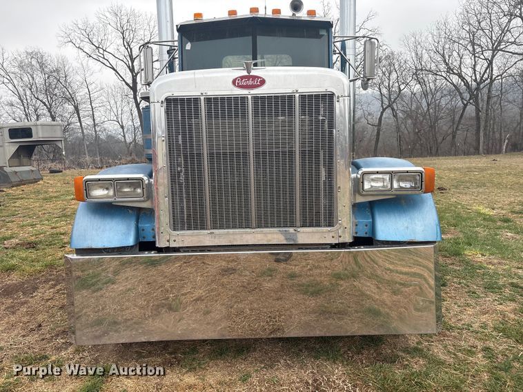 image for item EV2787 1990 Peterbilt 378 semi truck