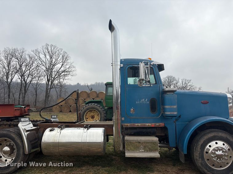image for item EV2787 1990 Peterbilt 378 semi truck