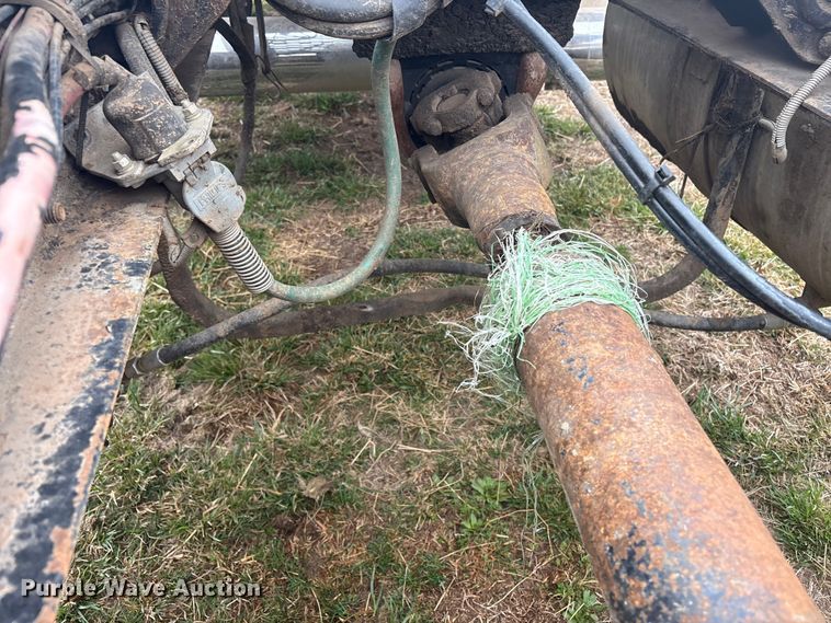 image for item EV2787 1990 Peterbilt 378 semi truck