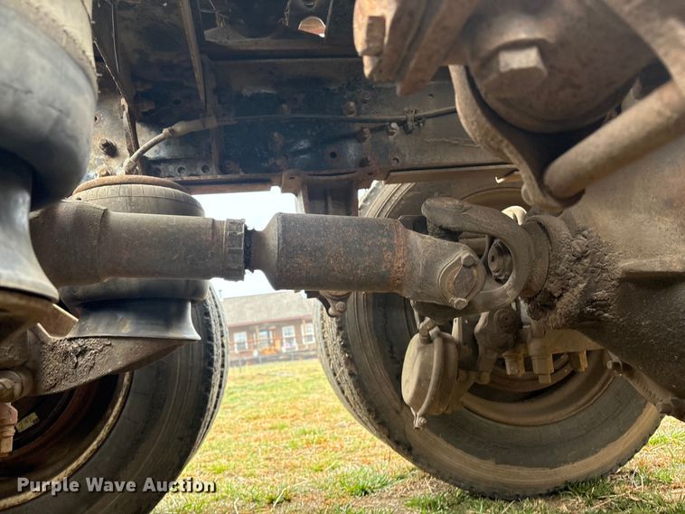 image for item EV2787 1990 Peterbilt 378 semi truck