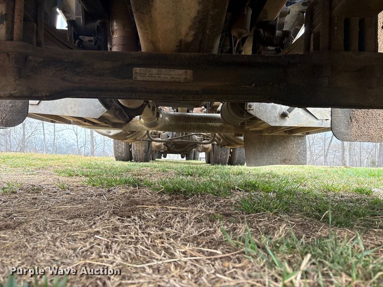 image for item EV2787 1990 Peterbilt 378 semi truck