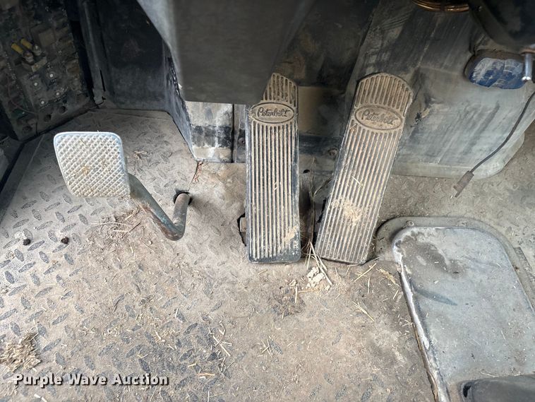 image for item EV2787 1990 Peterbilt 378 semi truck