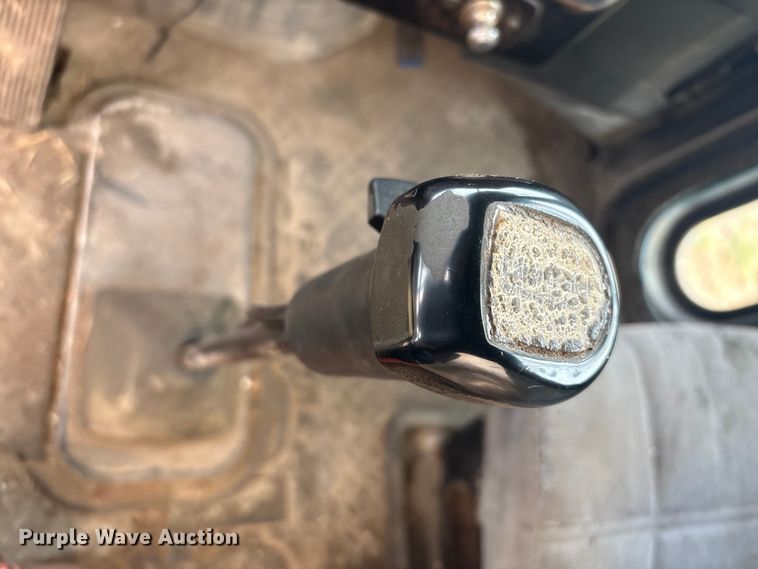 image for item EV2787 1990 Peterbilt 378 semi truck