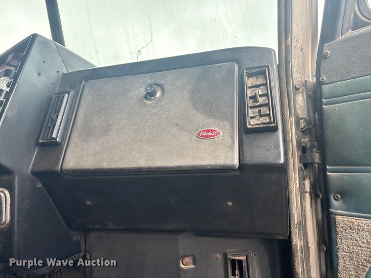 image for item EV2787 1990 Peterbilt 378 semi truck